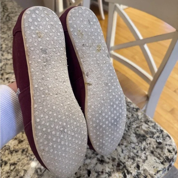 TOMS Burgundy Slip-On Shoes - Picture 6 of 6